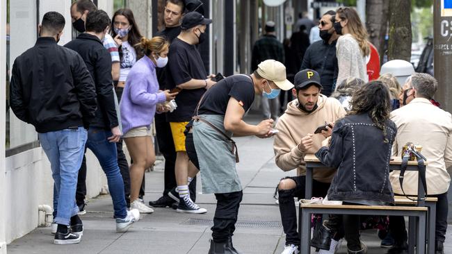 Crowds flock to Chapel St in South Yarra to dine out. Picture: David Geraghty