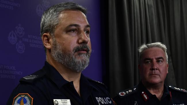 Detective Senior Sergeant Brendan Lindner with NT Police Commissioner Michael Murphy after confirming four children were suspected to have been killed in the Pine Creek fatal crash from Friday September 29.