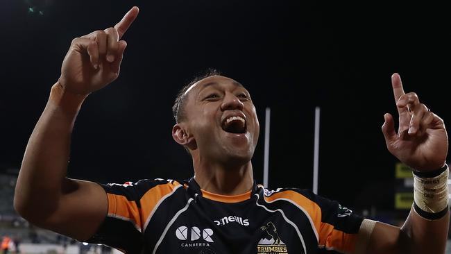 Brumbies captain Christian Lealiifano celebrates the win. Picture: Getty Images