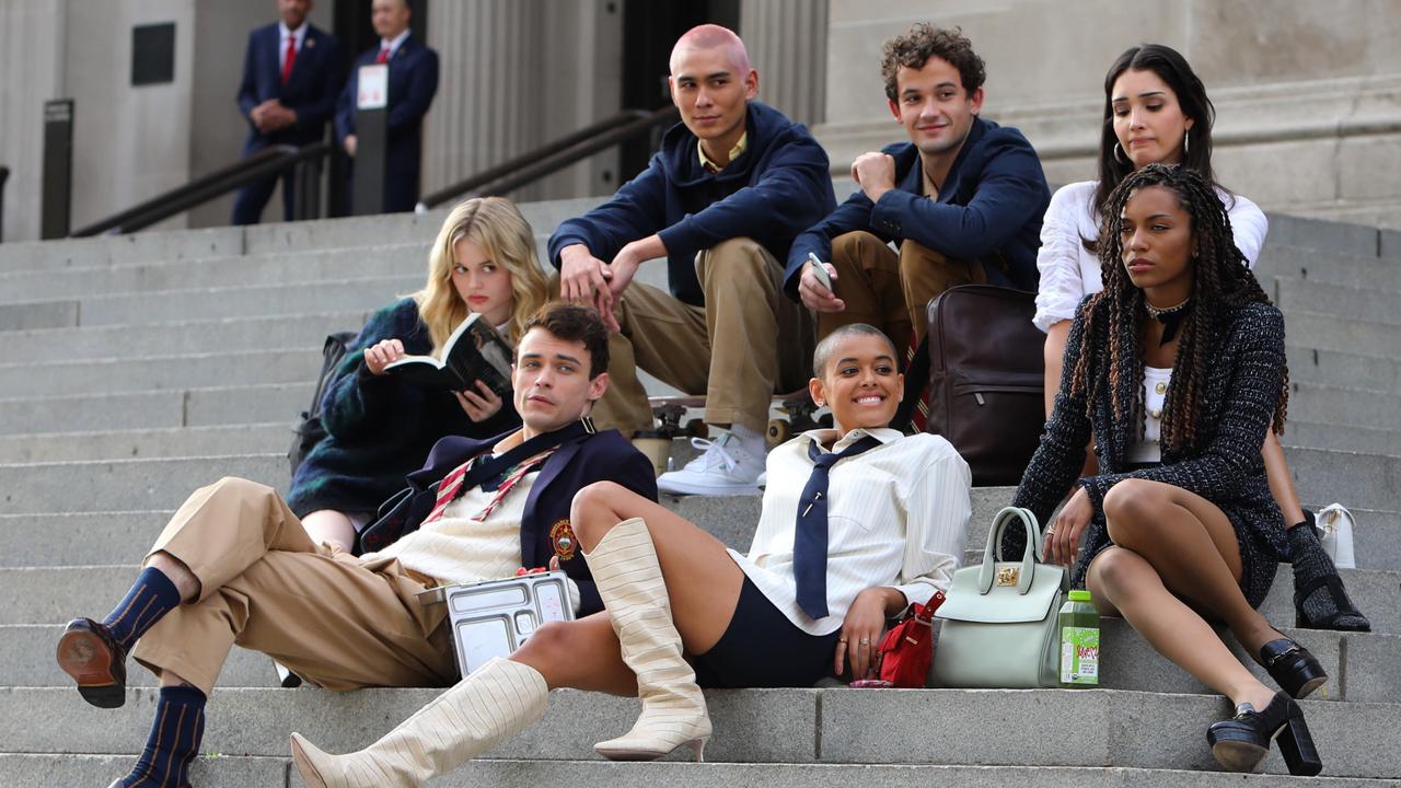 Eli Brown, Zion Moreno, Jordan Alexander, Tavi Gevinson, Emily Alyn Lind, Savannah Smith and Thomas Doherty form the cast of the Gossip Girl reboot. Picture: Jose Perez/Bauer-Griffin/GC Images