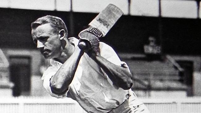 Don Bradman&#39;s rotation technique, which allowed him to score freely all around the wicket, has surfaced again in world cricket in the batting of Australian captain Steve Smith. Picture: Bill North