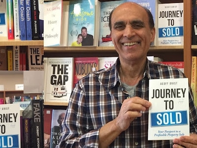 Mansour Ardestani opened Oracle Books at Spit Junction in 1991, but a 30 per cent decline post Covid due to people going online has sent him into a devastating early retirement.