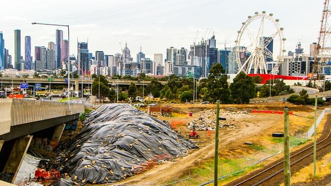 Wrangling continues over toxic waste in soil at the Westgate tunnel project. Picture: Supplied.