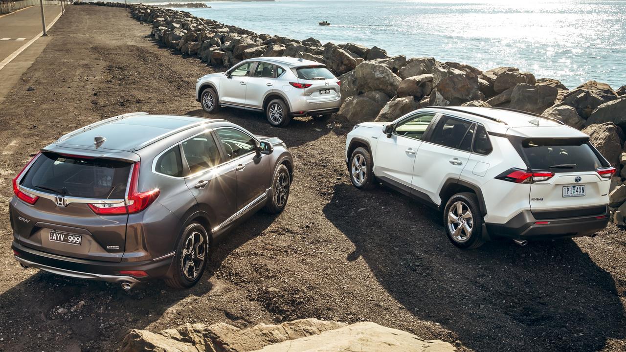 Photo of the comparison test between the 2019 Toyota RAV4, Honda CR-V and Mazda CX-5