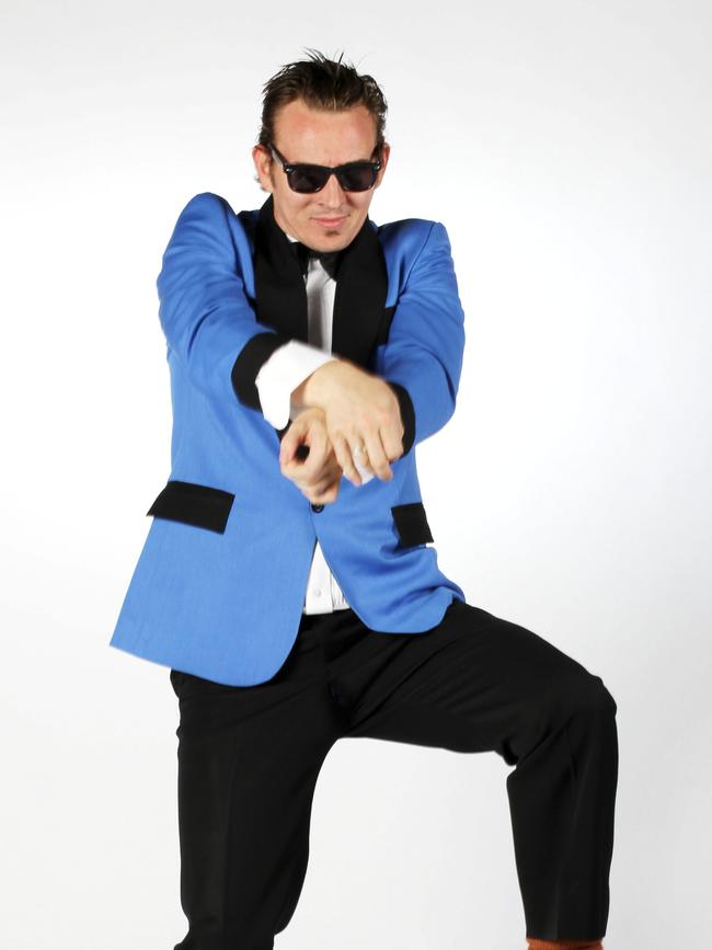 OPPA! Mikey Cahill dressed up as PSY, South Korean Rapper