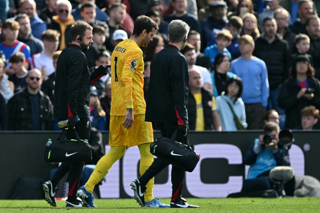 Liverpool extend Premier League lead with win at Palace