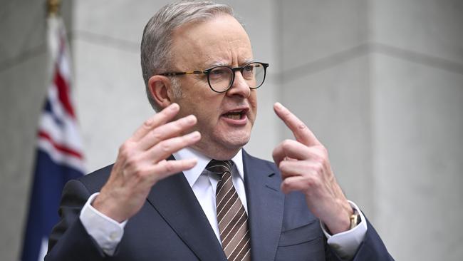 CANBERRA, AUSTRALIA  - NewsWire Photos - November 29, 2024:  Prime Minister Anthony Albanese, Federal Treasurer Jim Chalmers and Senator Katy Gallagher hold a press conference at Parliament House in Canberra. Picture: NewsWire / Martin Ollman