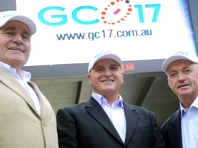 Gold Coast Football Club bid team leader John Witheriff (centre) with former Brisbane Lions chairman Graeme Downie (left) and Southport Sharks president Dr Alan Mackenzie (right) during a media announcement in Surfers Paradise, Wednesday, April 23, 2008, where they outlined criteria to prove the Gold Coast has the foundations in place to launch an AFL team in 2011. (AAP Image/Dave Hunt) NO ARCHIVING