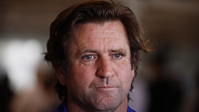 Des Hasler will remain at the Bulldogs in 2017.