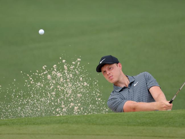 AUGUSTA, GEORGIA – APRIL 11: Cameron Davis of Australia plays a shot from a bunker on the second hole during the first round of the 2024 Masters Tournament at Augusta National Golf Club on April 11, 2024 in Augusta, Georgia. Jamie Squire/Getty Images/AFP (Photo by JAMIE SQUIRE / GETTY IMAGES NORTH AMERICA / Getty Images via AFP)