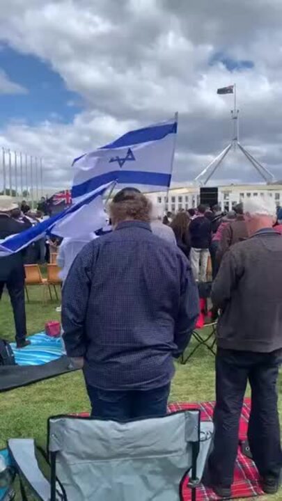 Moment of Silence Outside Australian parliament on Anniversary of October 7 Attacks