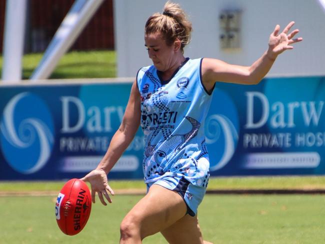 Jemma Iacono was named the Buffettes best and fairest. Picture: Celina Whan / AFLNT Media