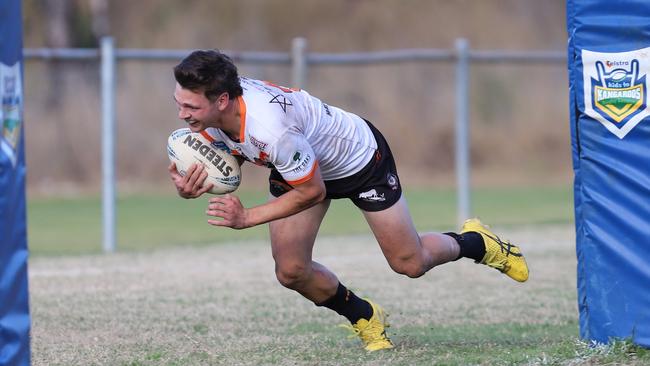 Daniel Payne scores for The Oaks Tigers. Picture: Steve Montgomery