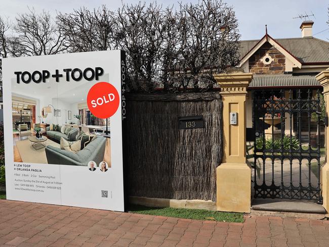 ADELAIDE, AUSTRALIA - NewsWire Photos September 5 2022: A general view of property in the inner city of Adelaide. Interest rates are expected to rise to their highest point since December 2014 when the Reserve Bank of Australia board meets on Tuesday.NCA NewsWire / David Mariuz