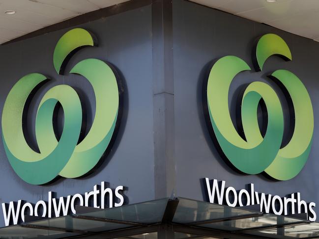 Lockdowns give retailers bumpy ride