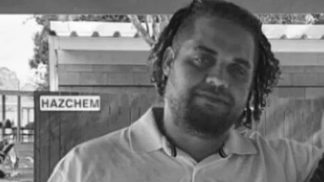 The wounds that killed Mr Frampton were caused by a kitchen knife, a court has heard.