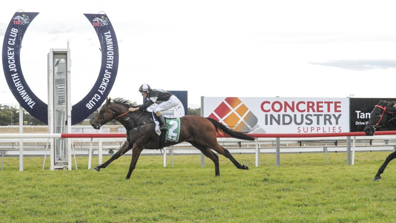 The Mark Mason-trained Who Goes There wins at Tamworth back in May. Picture: Bradley Photos