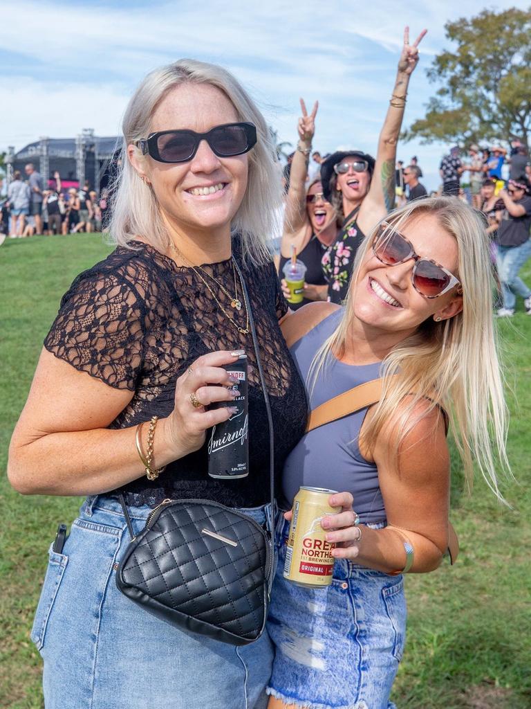 Pictures Lookout Festival, Sandstone Point Townsville Bulletin
