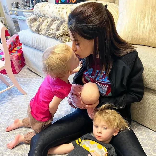 One of the couple’s children even chimed in on social media to help her reach the one million follower count. Picture: Instagram/Hilaria Baldwin.