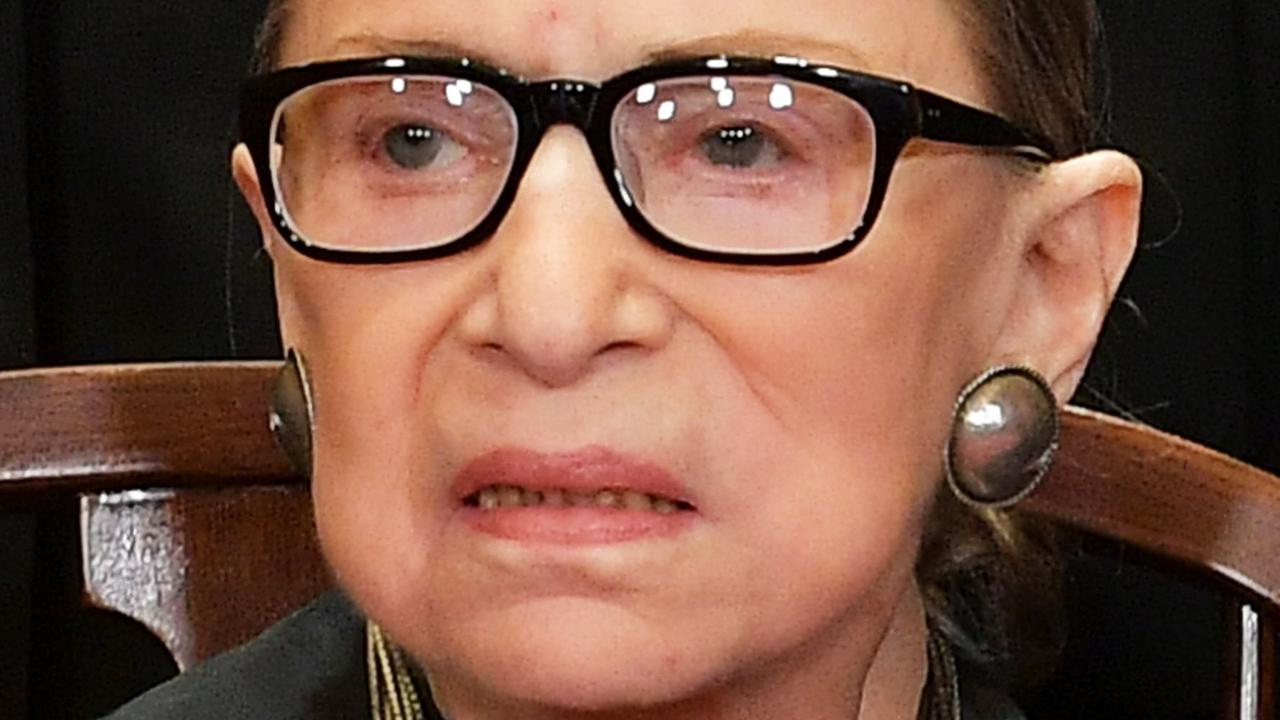 Les libéraux critiquent feu la juge Ruth Bader Ginsburg pour ne pas avoir pris sa retraite