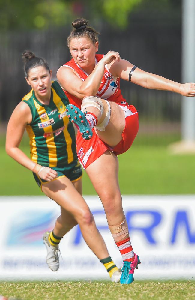 Waratah vs PINT in the 2022-23 NTFL womenÃ&#149;s grand final. Picture: PEMA TAMANG Pakhrin