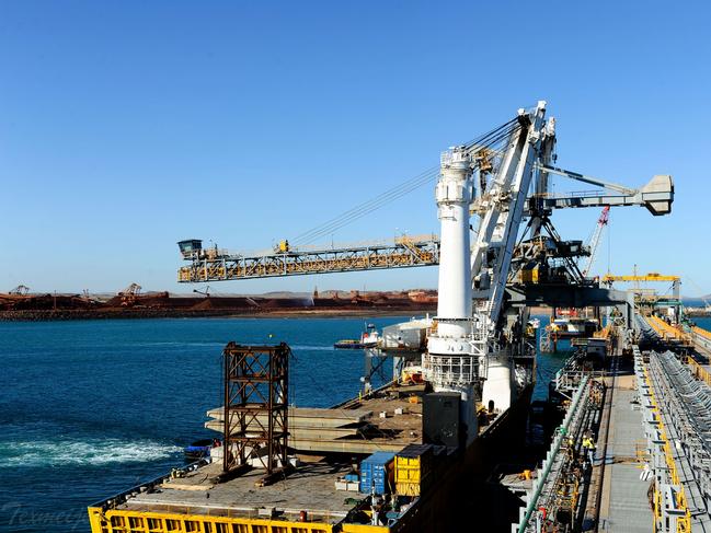 FINANCE/ADV � Rio Tinto shiploader installed on the new wharf at Cape Lambert in Western Australia. The shiploader has a nominal capacity of 55mtpa. MUST RUN with attribution line �copyright Rio Tinto�.  For full terms of reproduction see Rio Tinto website. (pic supplied by Rio Tinto, April 2013)