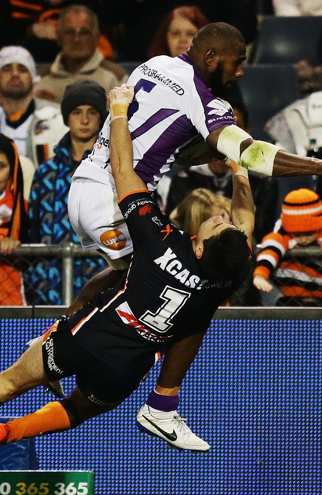 Marika Koroibete scores a try against his old side. Pic Brett Costello