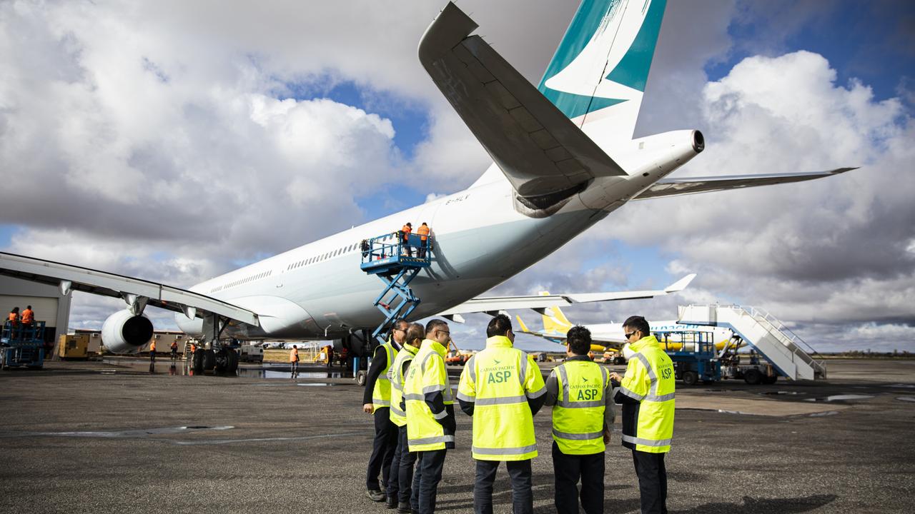 The aircraft were meticulously maintained by five Cathay Pacific engineers who travelled to the Red Centre.