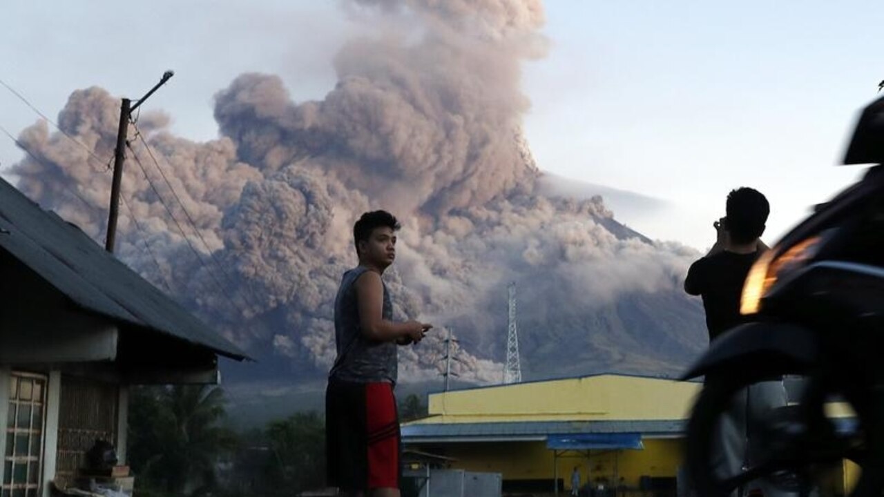 Philippines Volcano: ‘Evacuate Or Face Death Penalty’ | Herald Sun