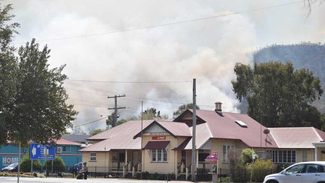 Views of the Esk Bushfire from main street. Picture: Nathan Greaves