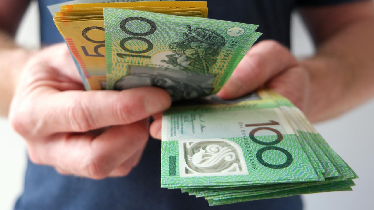 Alternativ Glatte gennemskueligt Ban on cash payments above $10,000, under proposed law | news.com.au —  Australia's leading news site