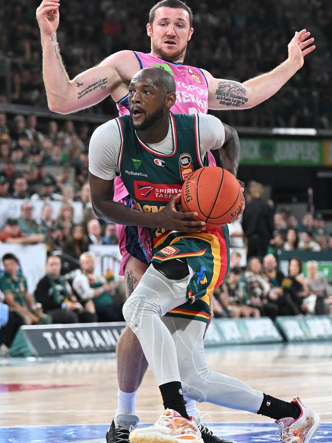 Milton Doyle of the Jackjumpers drives to the basket during game two of the NBL Semi Final series between Tasmania Jackjumpers and New Zealand Breakers at MyState Bank Arena, on February 16, 2023, in Hobart, Australia. (Photo by Steve Bell/Getty Images)