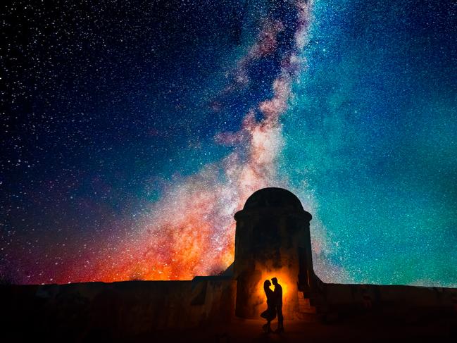 Otto Haring from Haring Photography captured this couple in Cartagena, Colombia, with the backdrop of the starry night sky.