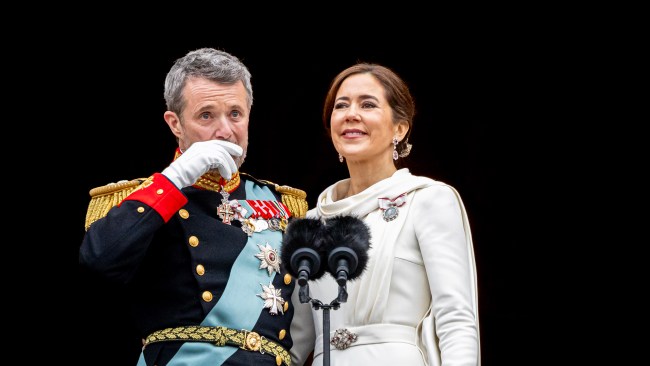 ‘Still in doghouse?’ King Frederik’s ‘planned’ kiss with Queen Mary on ...