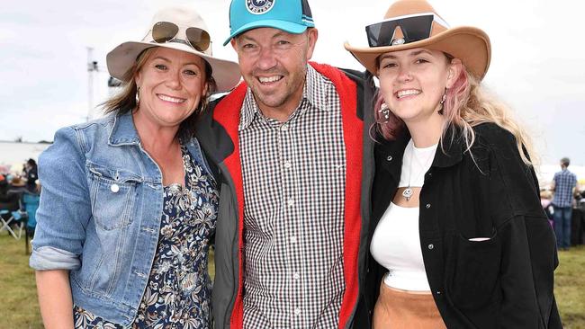 Ali Brerton with Jeff and Zoe Brooks at Lighthouse Country Music Festival, Burnett Heads. Picture: Patrick Woods.