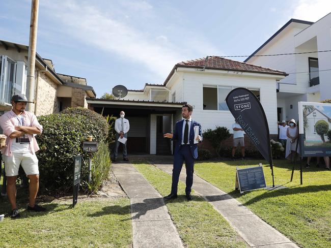 It’s an uncertain time for home buyers and sellers across the country. Picture: Tim Hunter.