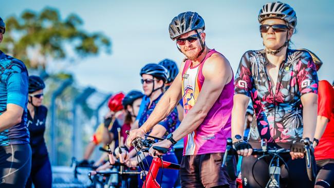 Riders at the start line of the bike leg during the progressive triathlon. Picture: Darwin Triathlon Club.