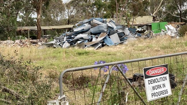 It could take up to two weeks to clear the site. Picture: Brooke Grebert-Craig