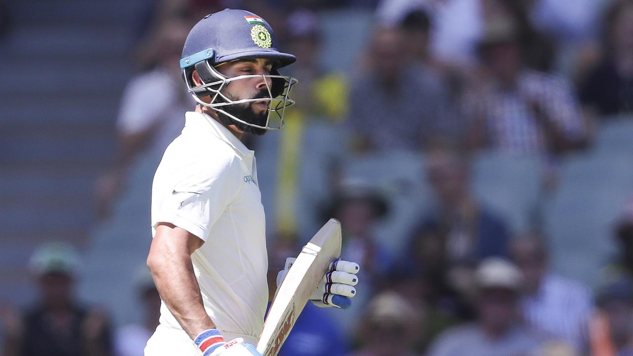 Ricky Ponting has criticised the Australian crowd for booing Indian captain Virat Kohli as he made his way onto the Adelaide Oval.