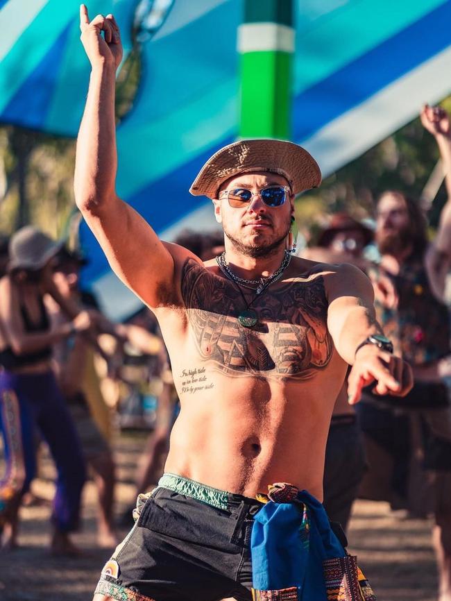 Former Bachelorette contestant Samuel Minkin at the Earth Frequency Festival. Picture: Instagram @rainbowskittalz