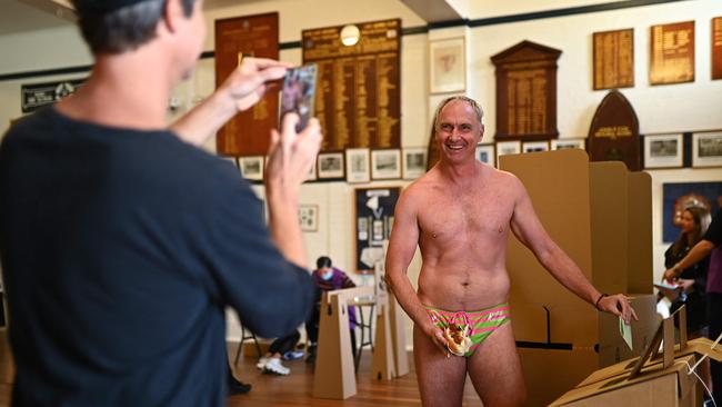 Another voter at Bondi Beach. Picture: Steven Saphore/AFP