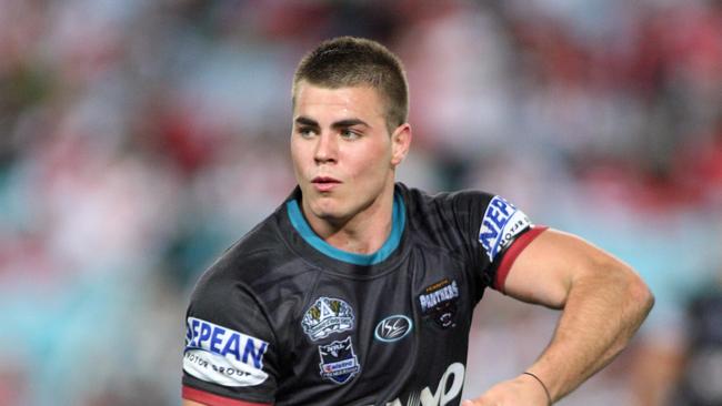 Wade Graham attacks during his first NRL game in 2008. Grant Trouville Action Photographics.