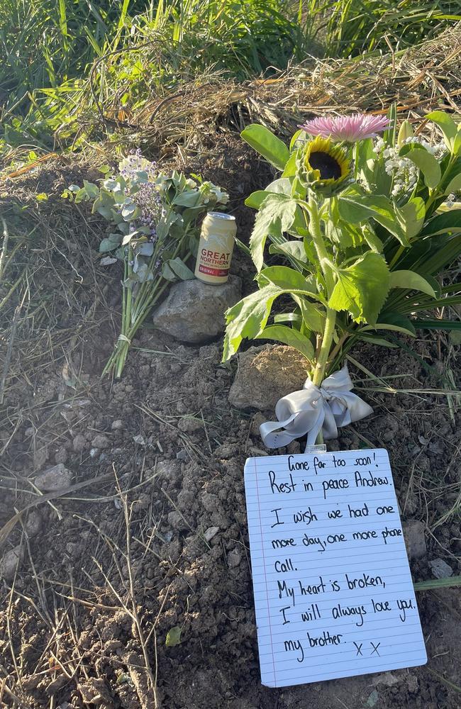 The roadside tribute. Picture: Mia Glover/Twitter