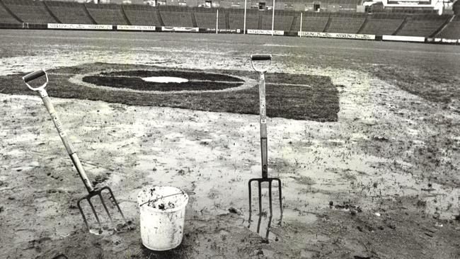 The 1983 Sterling Cup Grand Final was called off due to the bad conditions of the ground at VFL Park.