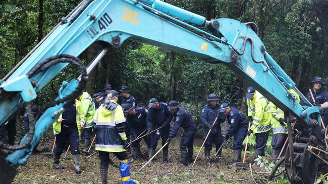 Police searching on the eastern side of Batar Creek Road in the search for William Tyrrell's remains near Kendall. Picture: Peter Lorimer