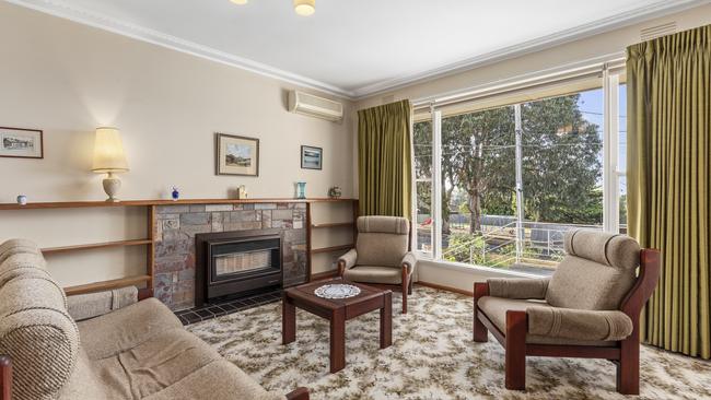 Four buyers contested the 842sq m property at 8 Cara Rd, Highton, which sold for $862,000.