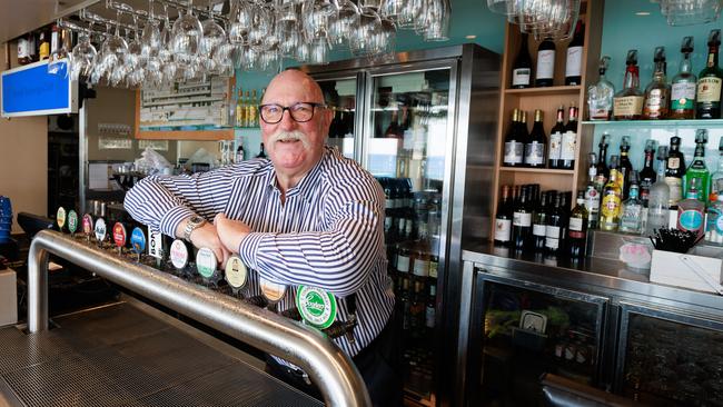 Former police detective turned publican Bob Tate has taken over the running of Bondi Icebergs Club. Photo: Tim Pascoe