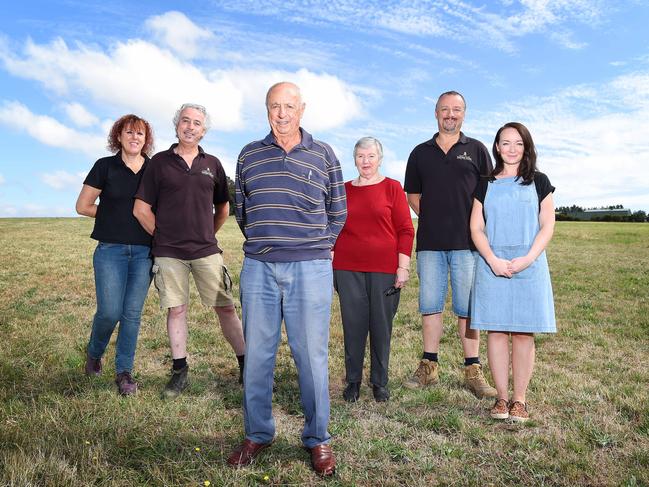 Rod Spurling (centre) with (L-R) Debbie Spurling, Tony Spurling, Rod Spurling, Kaye Spurling, Brett Spurling and Casey Spurling. Picture: Josie Hayden