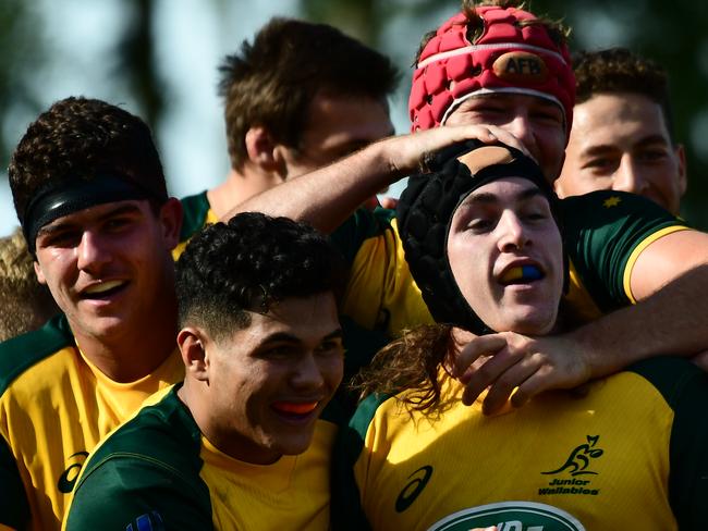 SANTA FE, ARGENTINA - JUNE 04: Lachlan Lonergan of Australia U20 celebrates with his teammates after scoring a try during a first round match between Australia U20 and Italy U20 as part of World Rugby U20 Championship 2019 at Club de Rugby Ateneo Inmaculada on June 4, 2019 in Santa Fe, Argentina. (Photo by Amilcar Orfali/Getty Images)