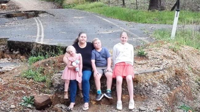 Melinda Blofield with her three children Amelia, Jack and Isabel.